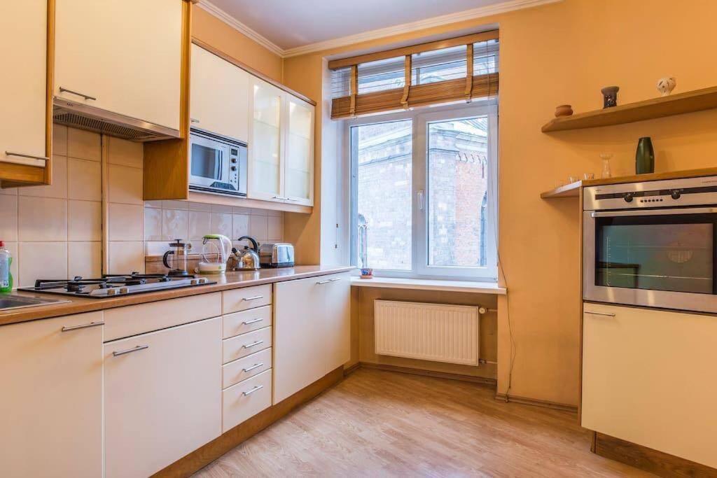 Old Town Apartment Next To Saint Peter'S Church Riga Exterior photo
